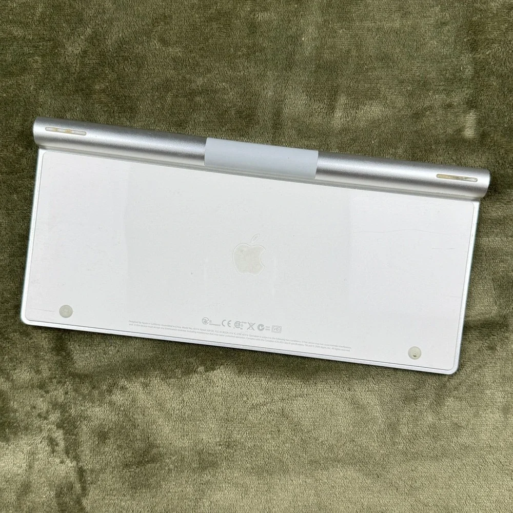 Apple Wireless Keyboard A1314 Silver Aluminum Bluetooth‎ MC184LL/B Mac iPad